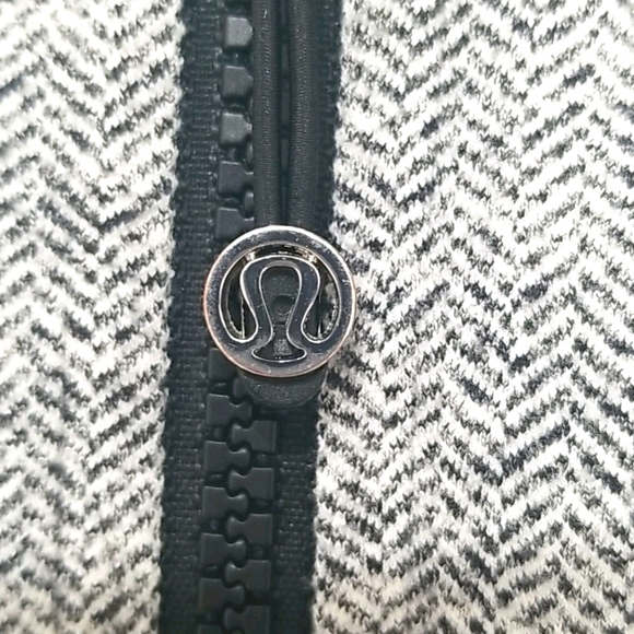 Lululemon Asana Herringbone print zip up gray & black jacket women's size 4 - Picture 4 of 6
